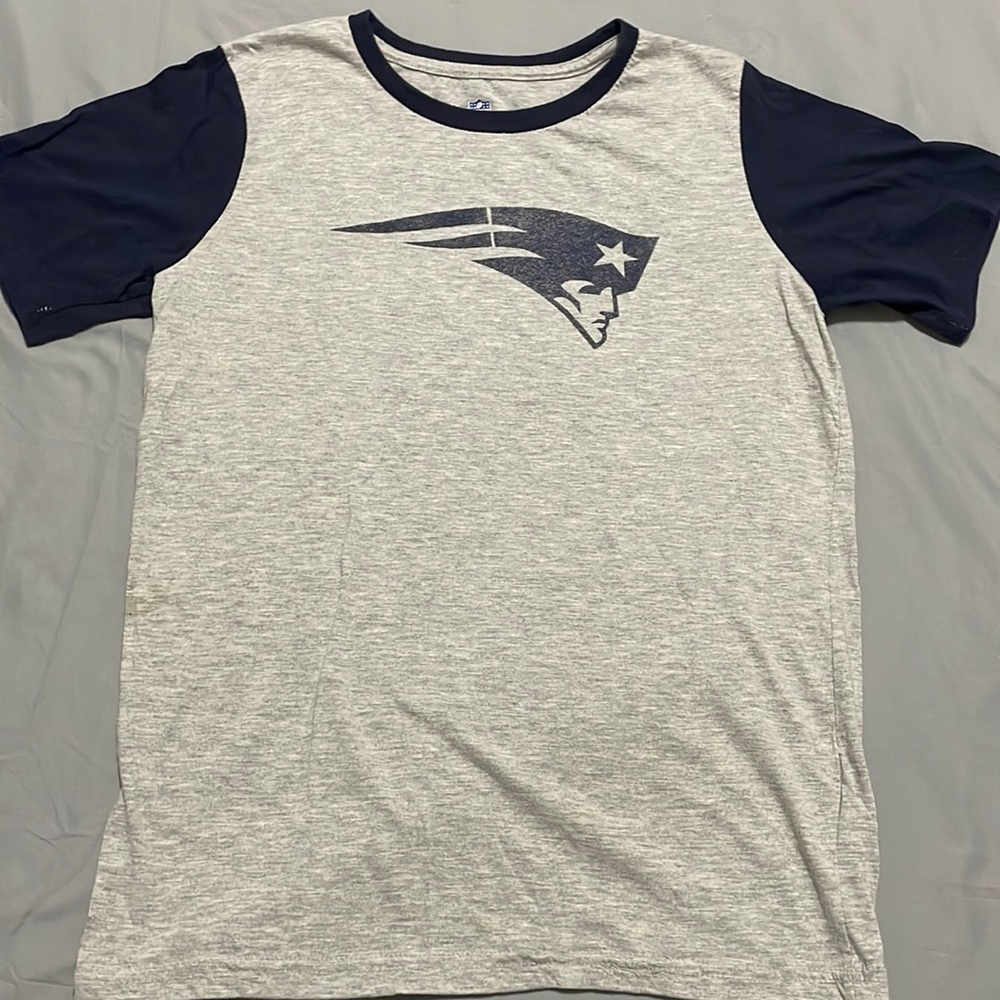 NFL NE Patriots T-Shirt Boys Large (Cotton-Poly)